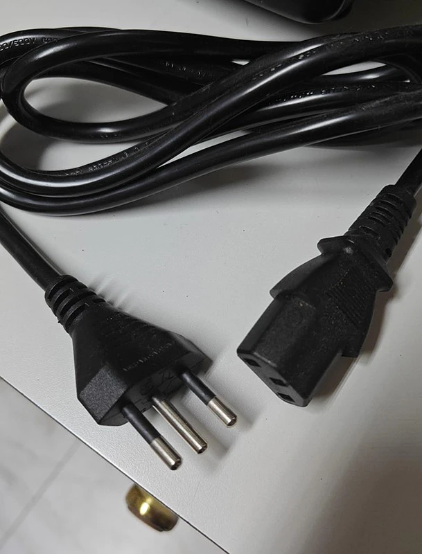 Brazilian power cable Brazilian power cable